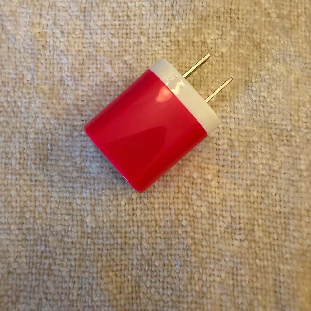 Universal Single Port USB Wall Charger, Hot Pink